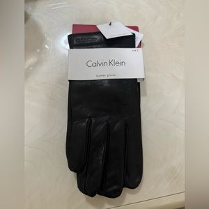 Calvin Klein Quilt Cuff Glove